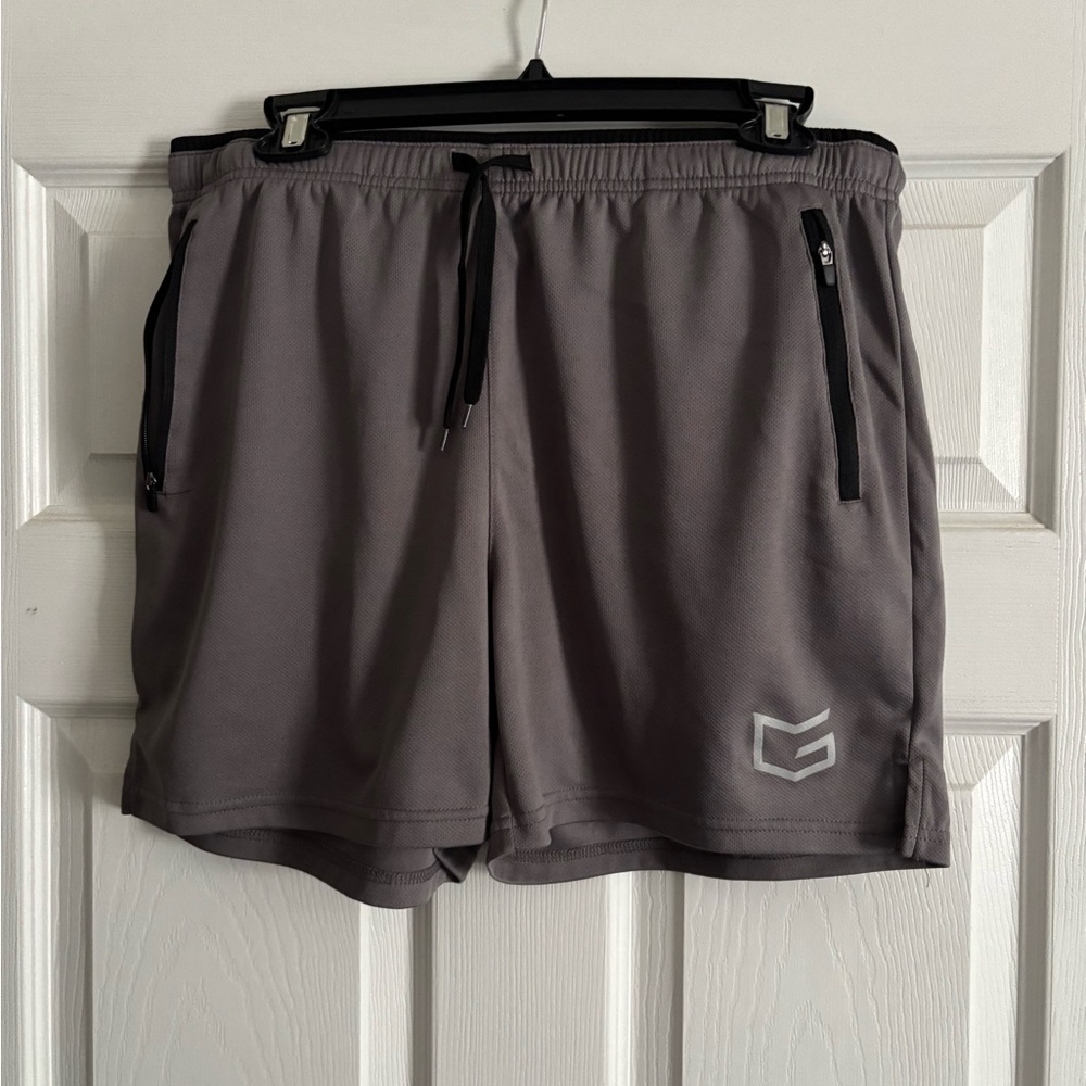 Gray Athletic Shorts with Elastic Waistband and Moisture-Wicking Fabric